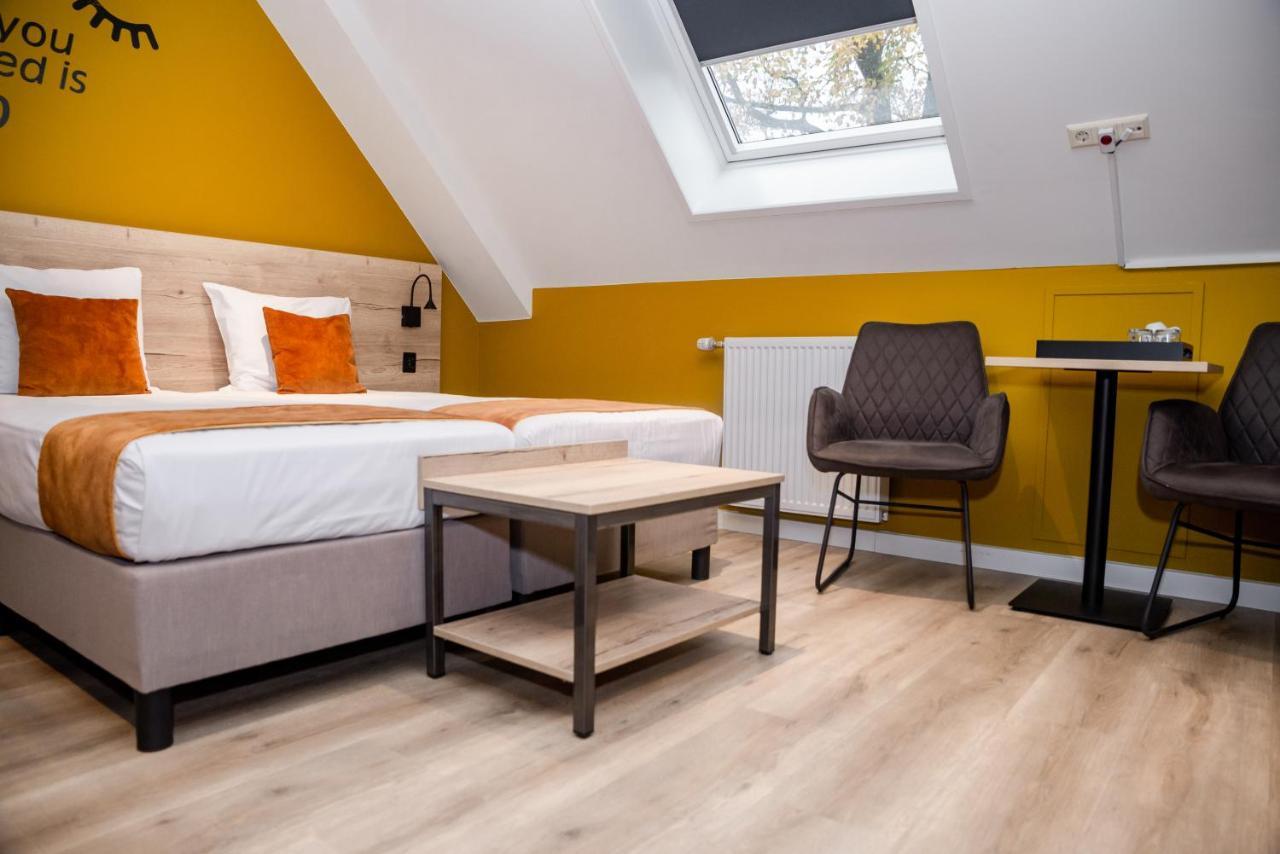 Hotel Onder De Linden Roden Exterior photo