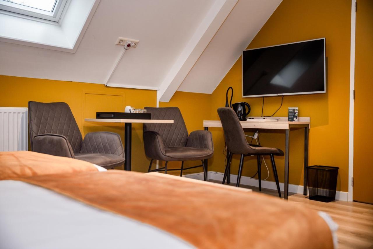 Hotel Onder De Linden Roden Exterior photo